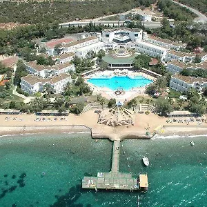 4* Otel Beach Club